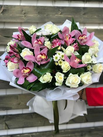 Букет цветов из: Розы и Хризантемы в Кудиново