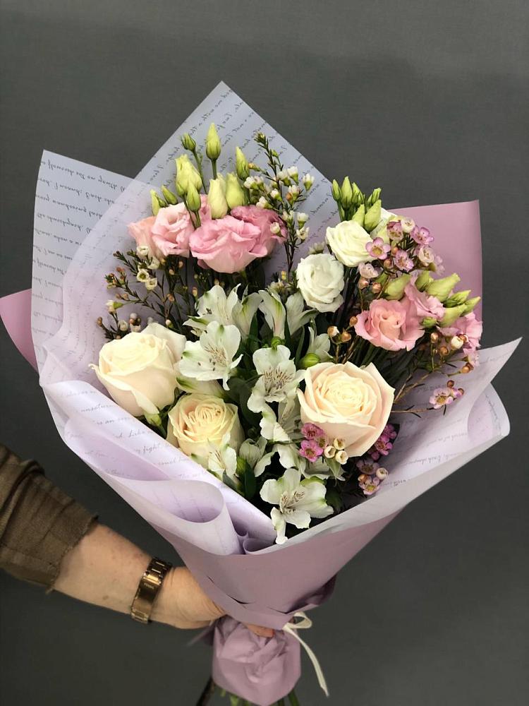 Букет цветов из: Альстромерии, Розы и Лизиантусы в Кудиново