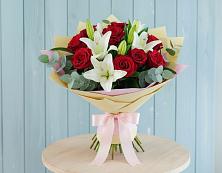 Букет цветов из:  Лилии и Розы в Кудиново