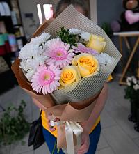 Букет цветов из:  Герберы, Розы и Хризантемы в Кудиново