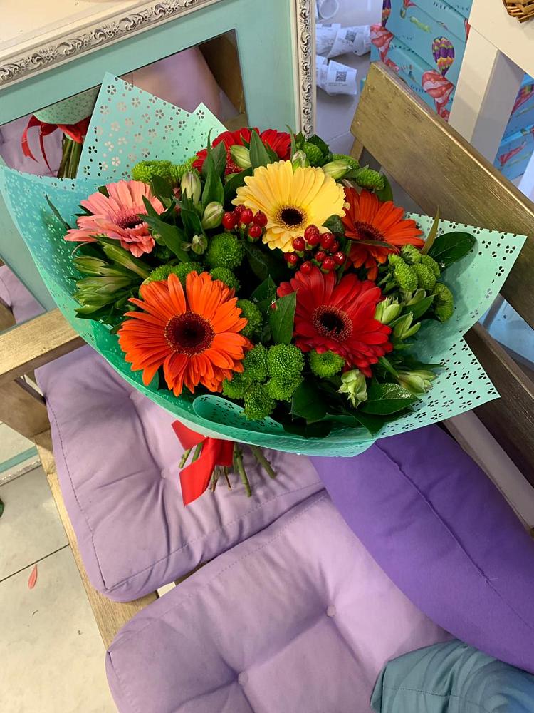 Букет цветов из: Герберы, Хризантемы и Альстромерии в Кудиново