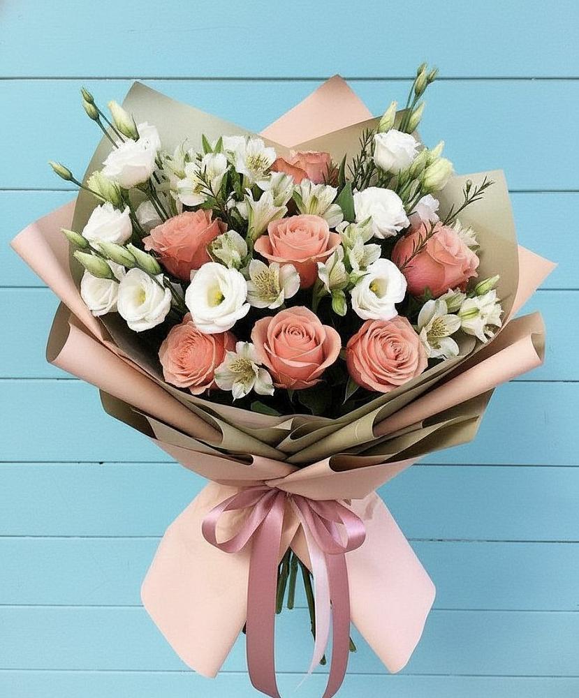 Букет цветов из: Розы, Альстромерии и Лизиантусы в Кудиново