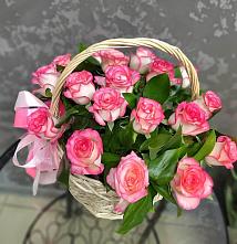 Цветочная композиция из Розы в корзине в Кудиново