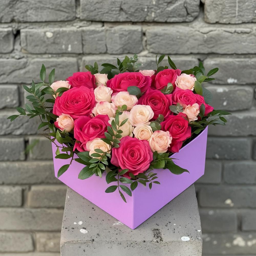 Цветочная композиция из Розы в коробке в Кудиново