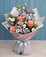 Букет цветов из:  Лизиантусы, Розы, Альстромерии и Гипсофила в Кудиново