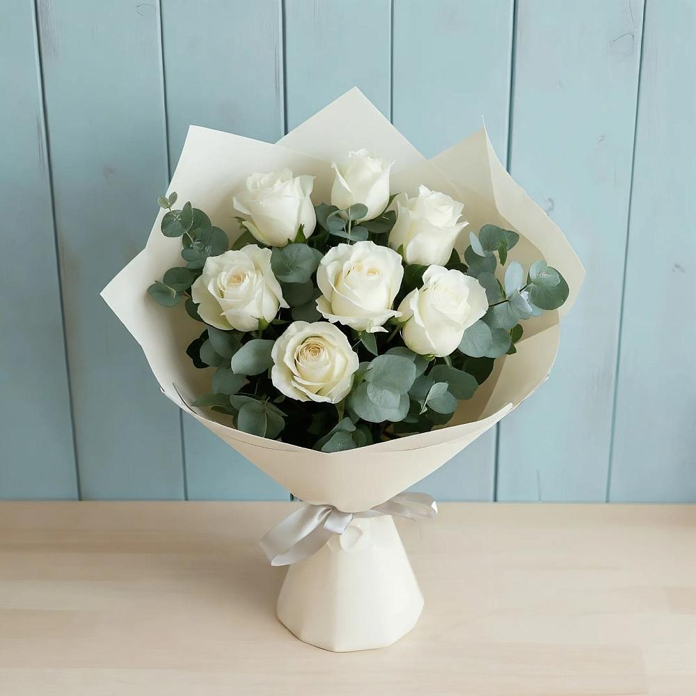 Букет Белые розы в Эвкалипте в Кудиново