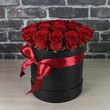 Цветочная композиция из Розы в шляпной коробке в Кудиново