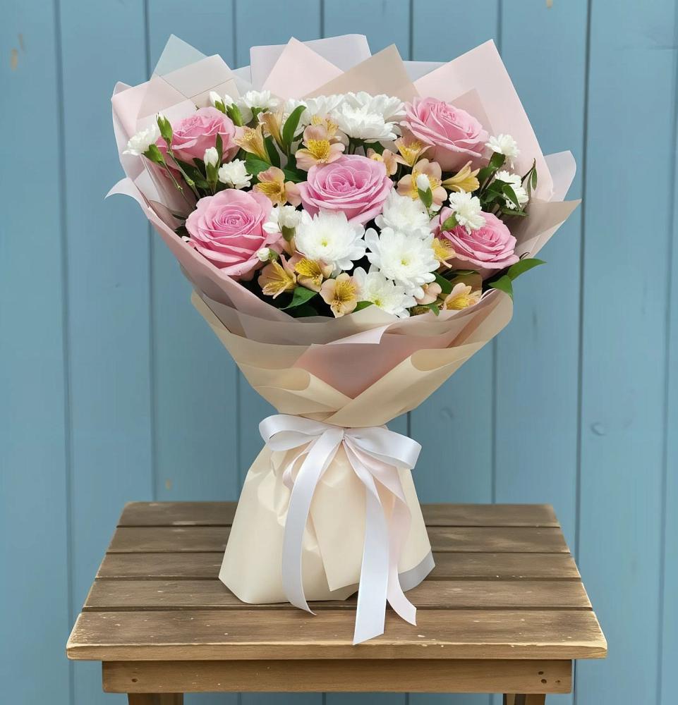 Букет цветов из: Гвоздики, Орхидеи и Розы в Кудиново